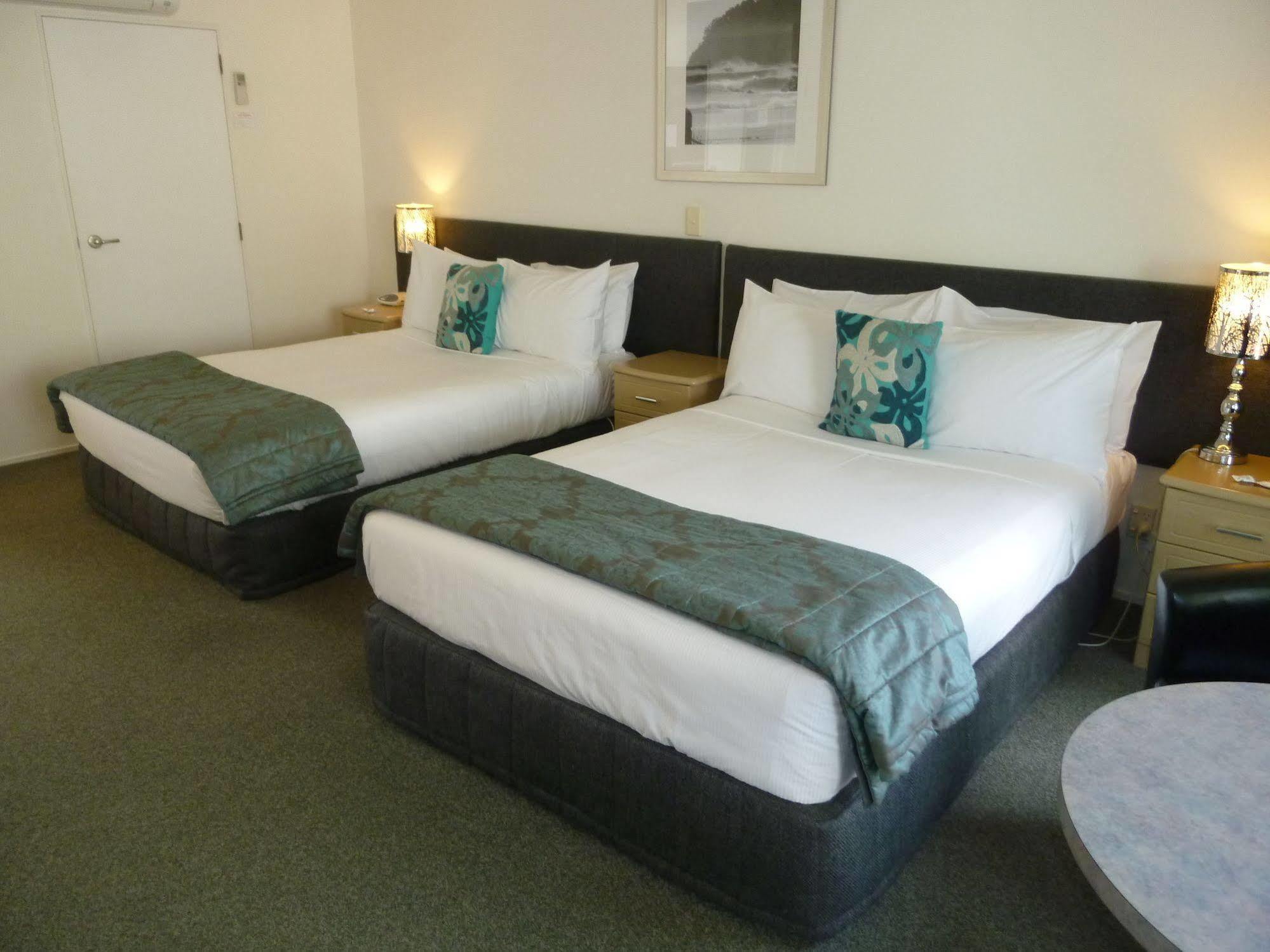 Baywatch Motor Inn Mount Maunganui Bagian luar foto