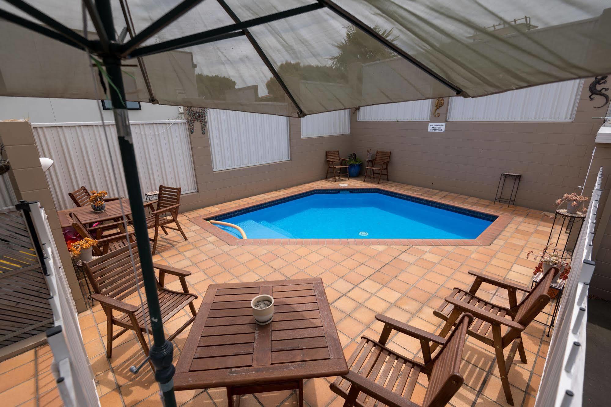 Baywatch Motor Inn Mount Maunganui Bagian luar foto